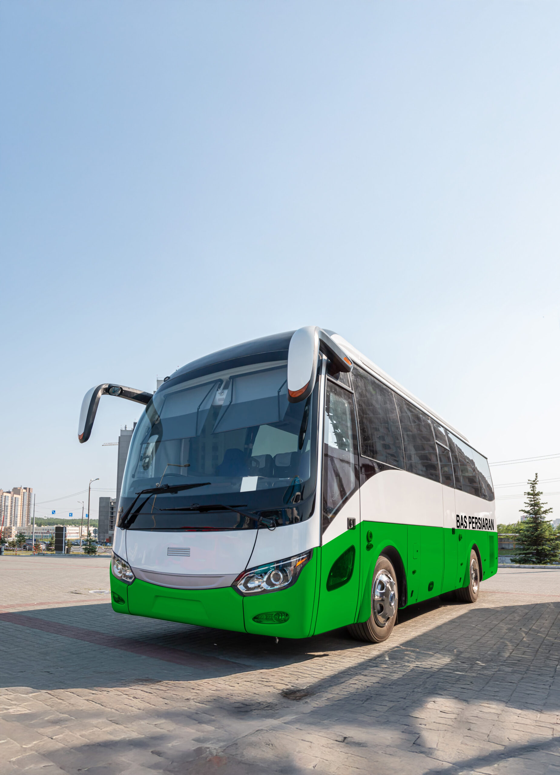 White and green Bas Persiaran tour coach
